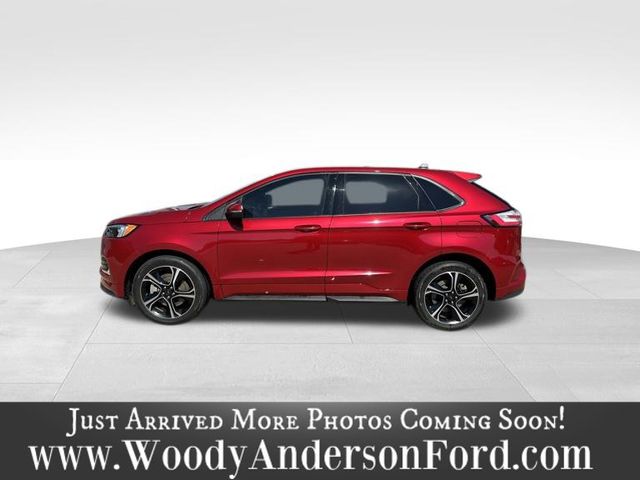 2023 Ford Edge ST photo 2