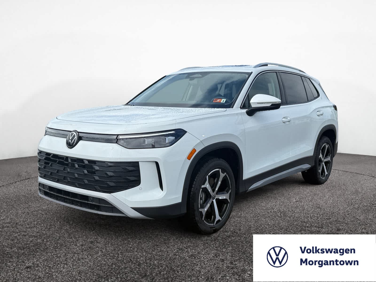 2025 Volkswagen Tiguan SE's photo