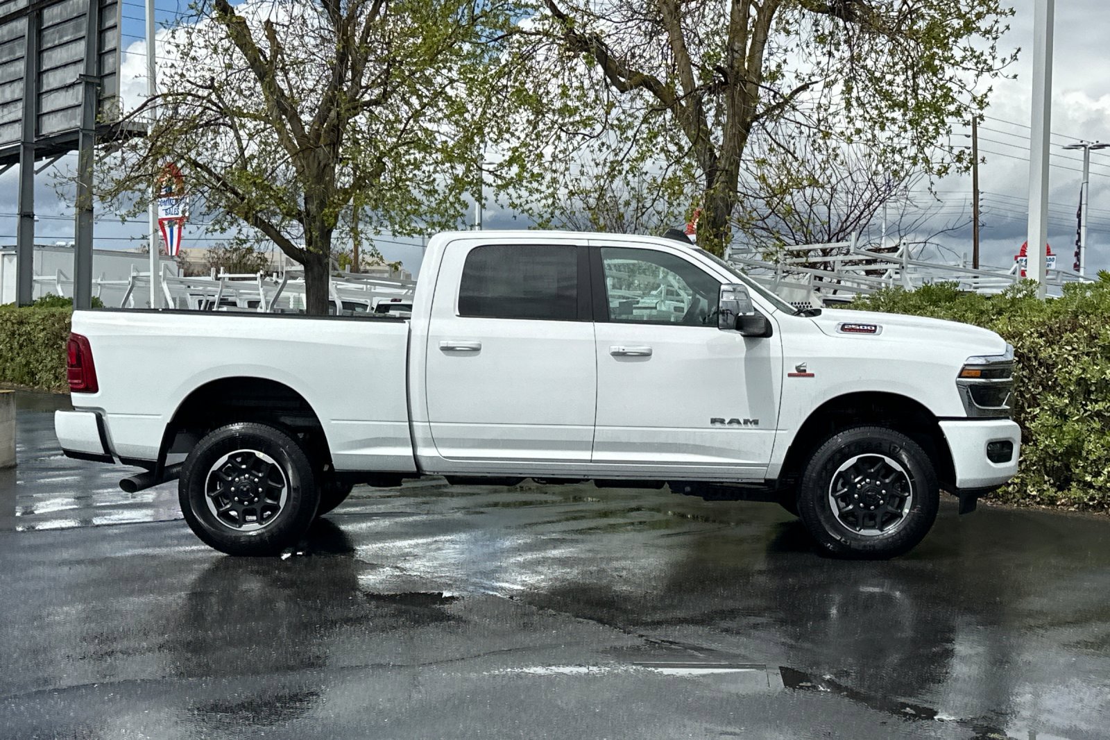 2025 Ram 2500 Laramie photo 3