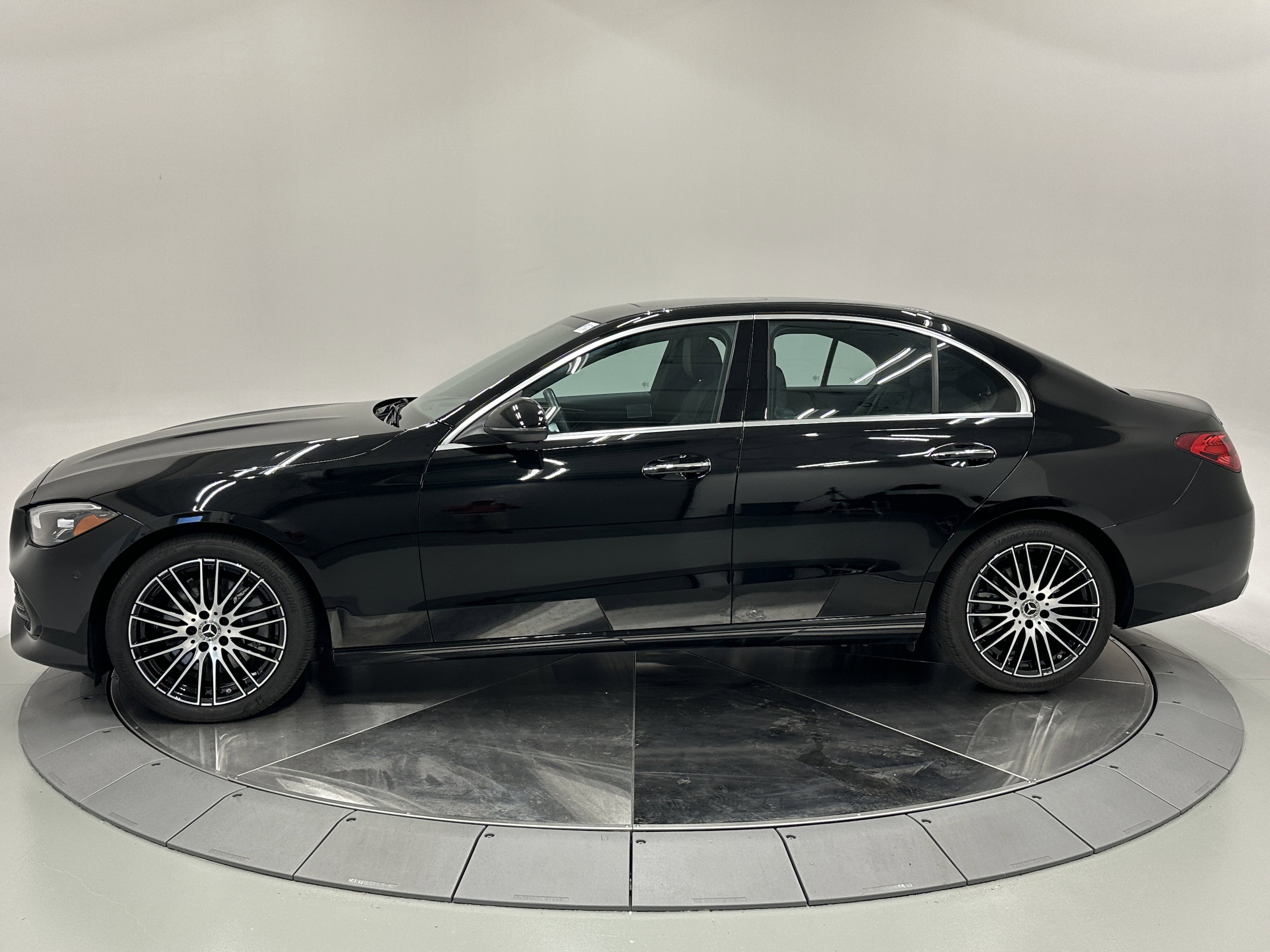 2024 Mercedes Benz C 300 photo 3