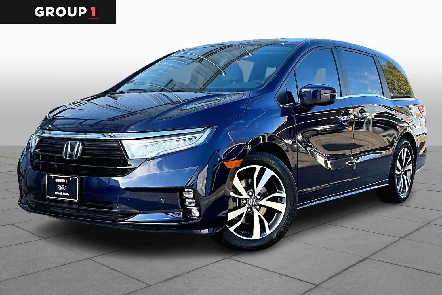2023 Honda Odyssey Touring's photo