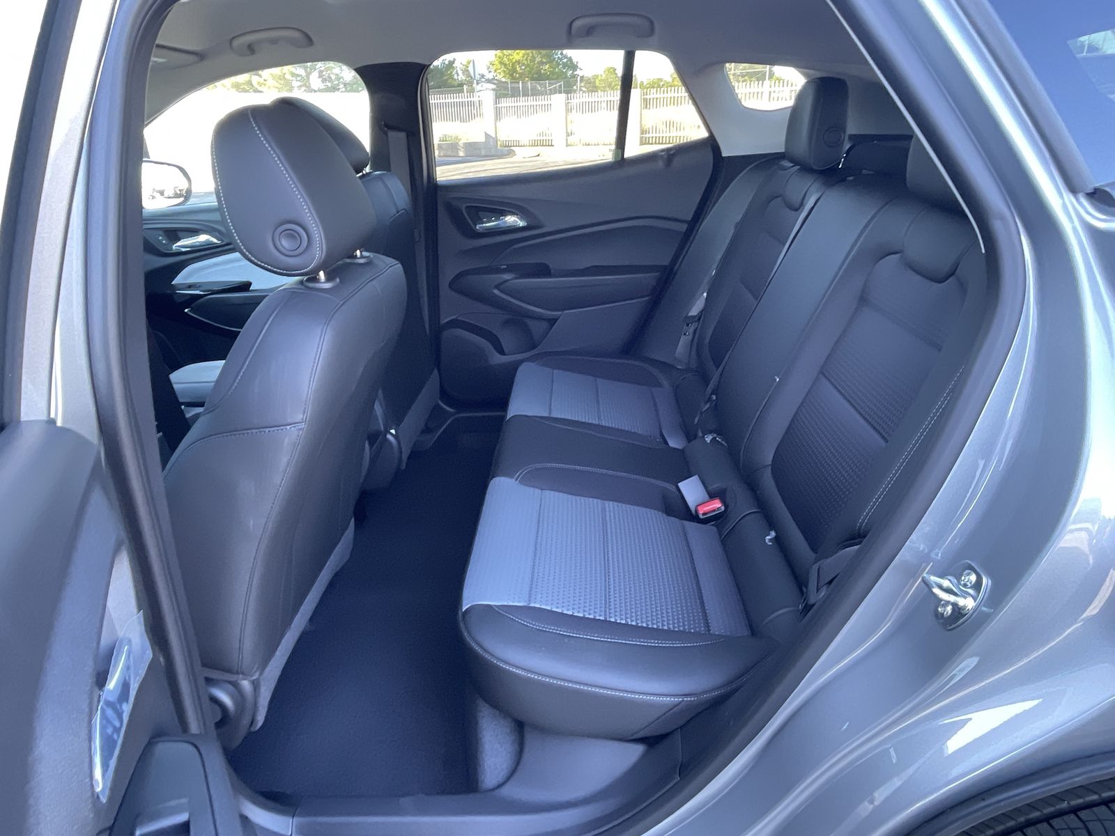 2025 Chevrolet Trax LT photo 25
