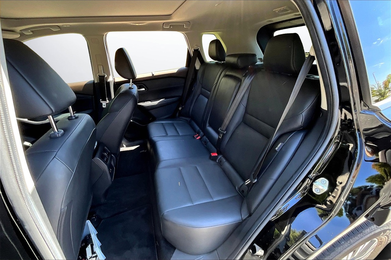2023 Nissan Rogue SV photo 21