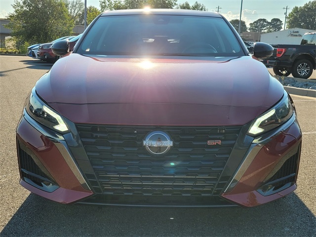 2024 Nissan Altima SR photo 4