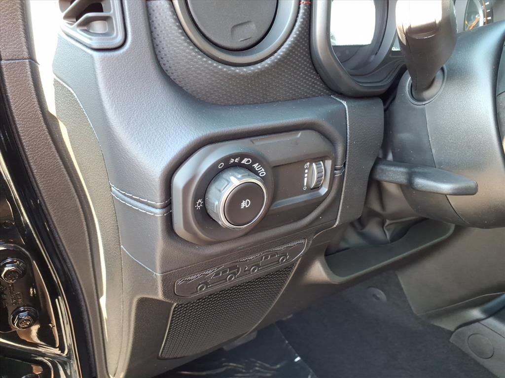 2025 Jeep Wrangler Rubicon photo 15