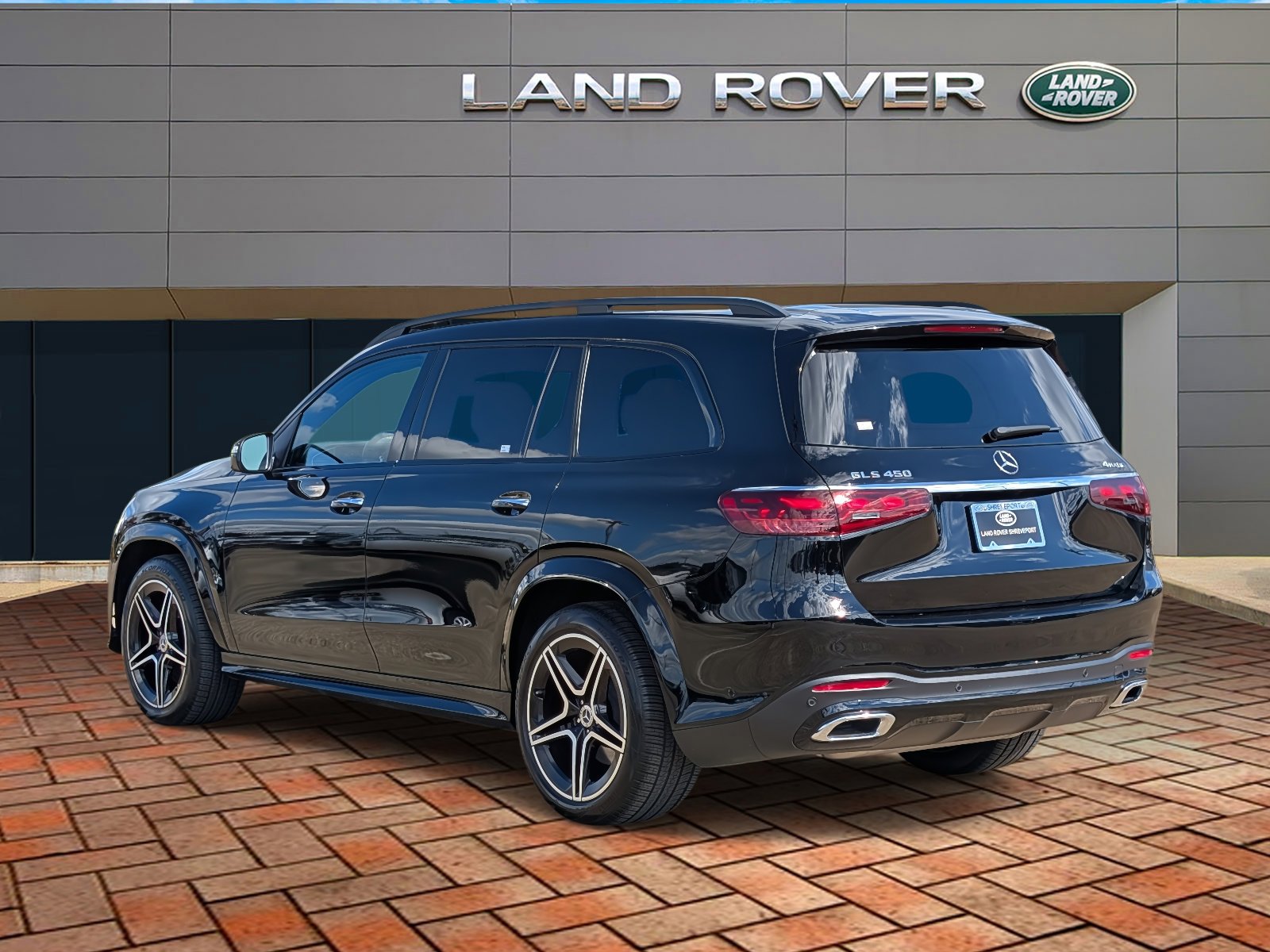 2024 Mercedes Benz GLS 450 4MATIC photo 2