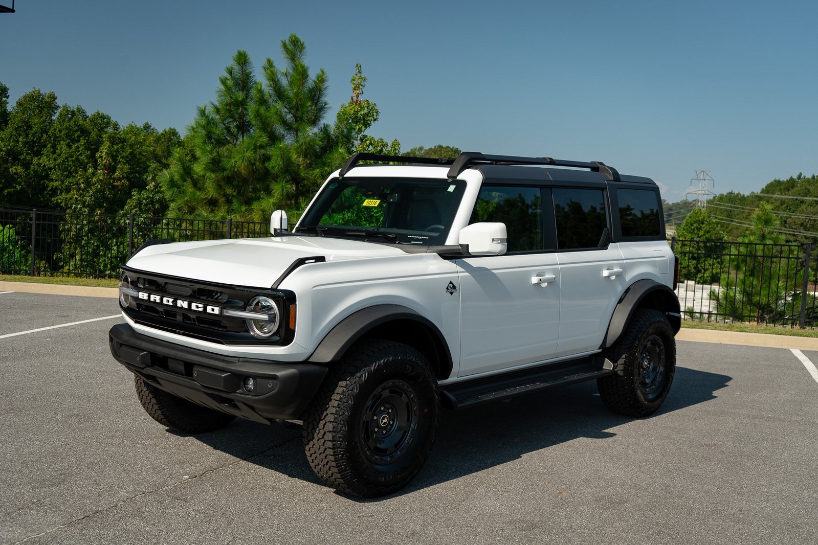 2025 Ford Bronco Outer Banks photo 3