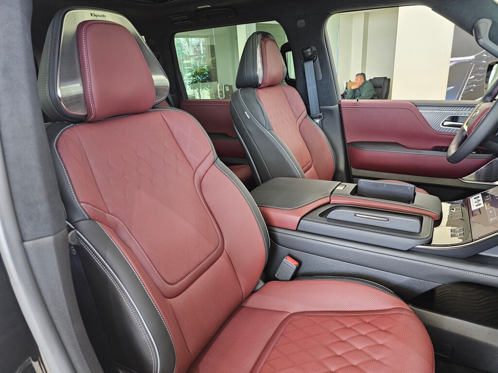 2025 Infiniti QX80 photo 12