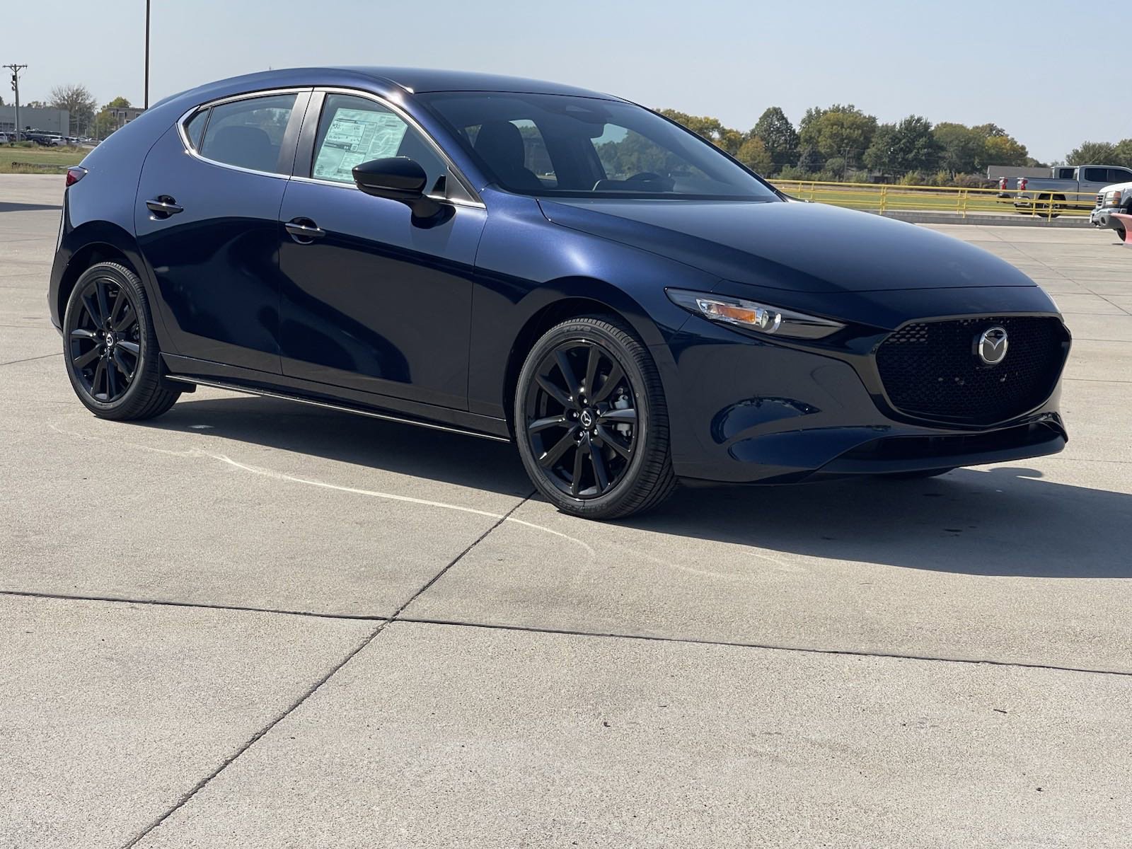 2025 Mazda Mazda3 2.5 Select Sport photo 9