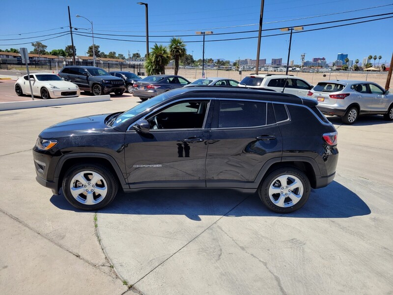 2018 Jeep Compass Latitude photo 3
