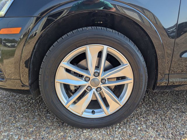 2018 Audi Q3 Premium Plus photo 9