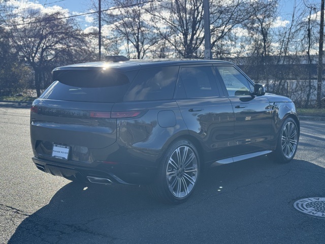 2025 Land Rover Range Rover Sport SE photo 3
