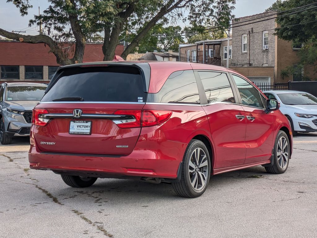 2022 Honda Odyssey Touring photo 4