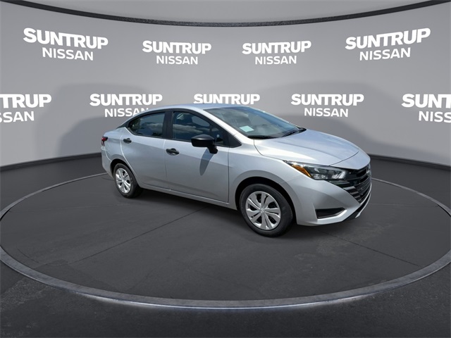 2025 Nissan Versa 1.6 S photo 2