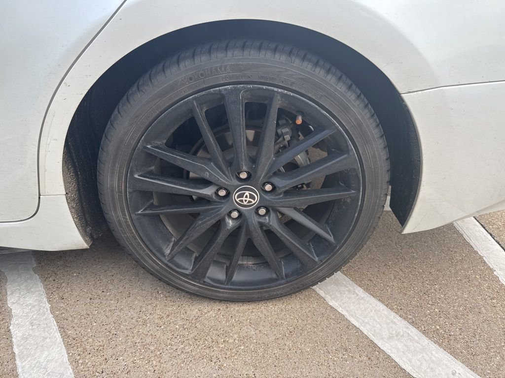 2021 Toyota Camry XSE V6 photo 3