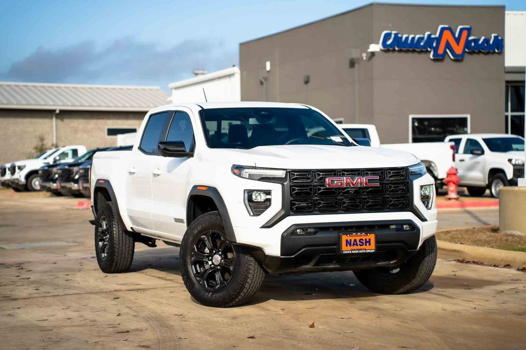 2023 GMC Canyon Elevation's photo