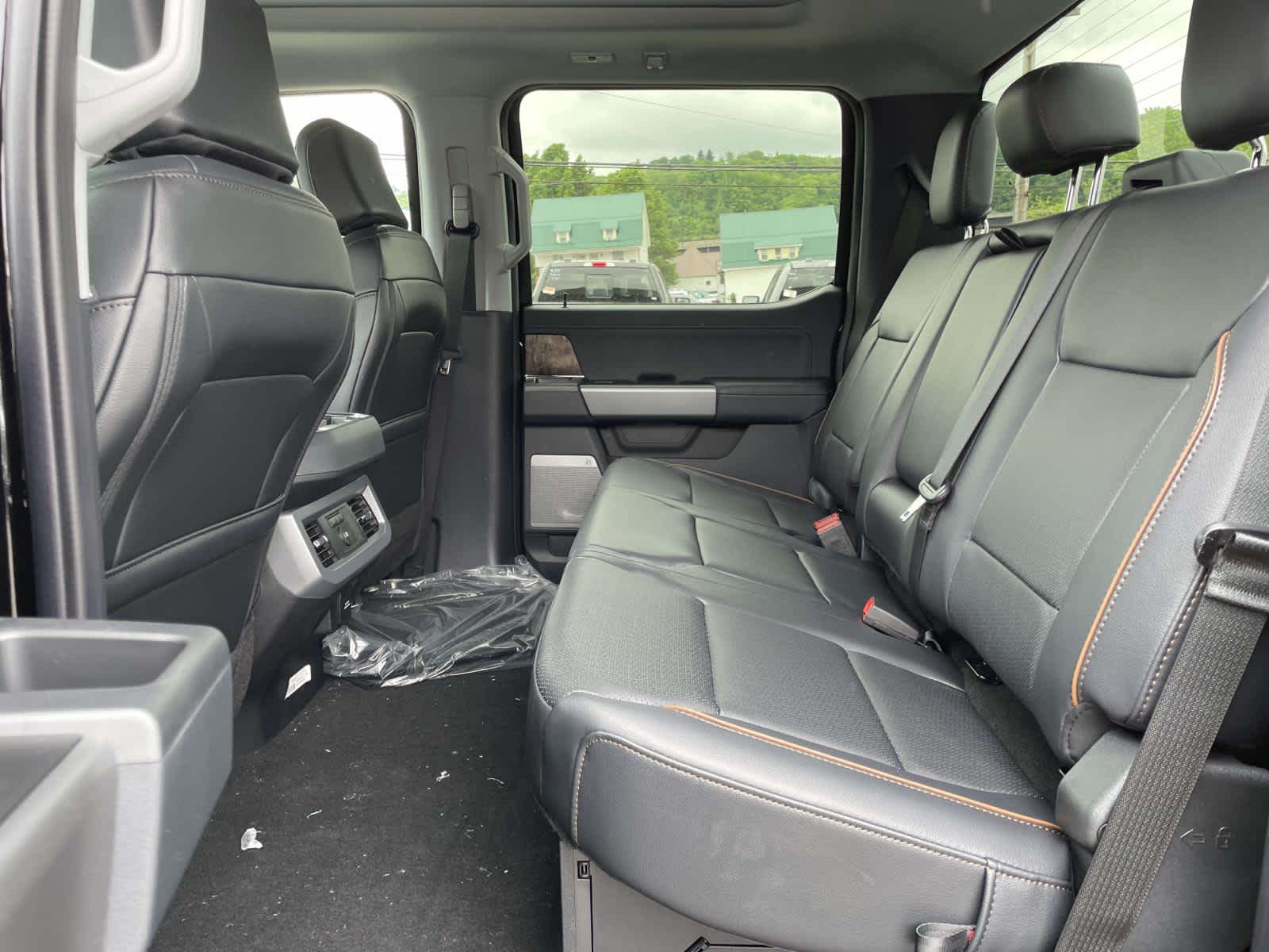 2025 Ford F-350 Lariat photo 13