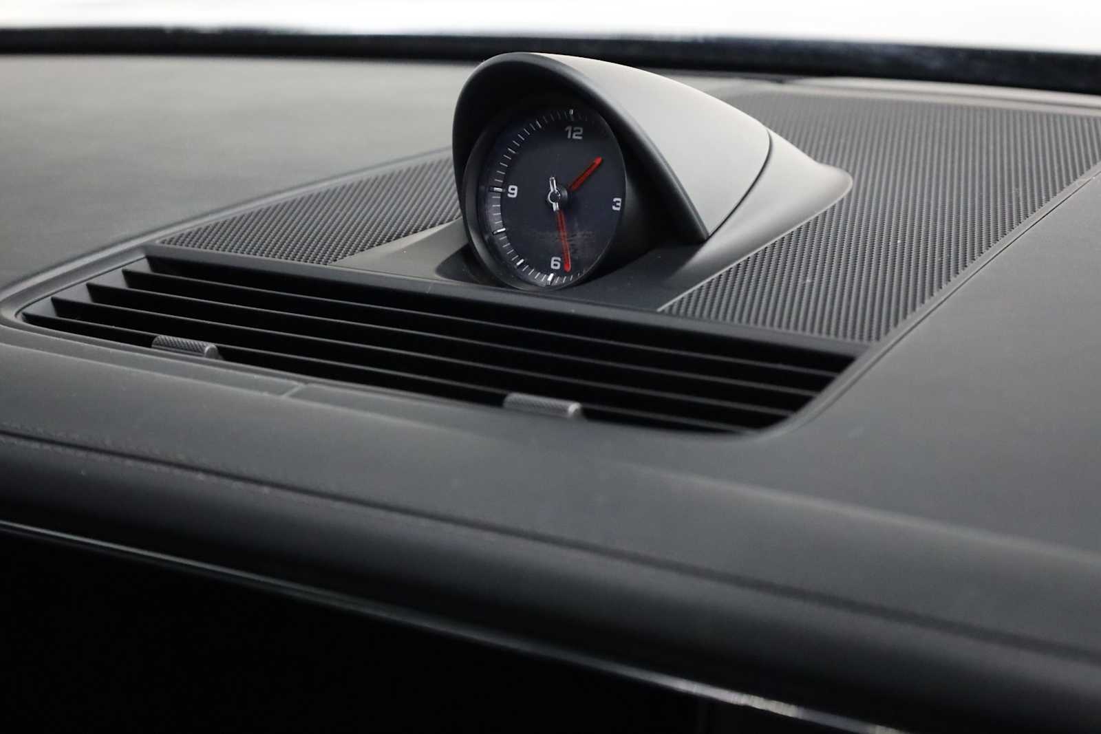 2023 Porsche Panamera 4 photo 19