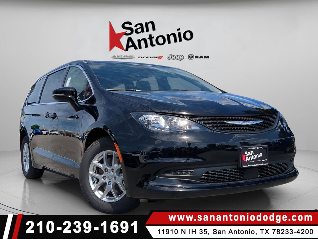 2025 Chrysler Voyager LX's photo