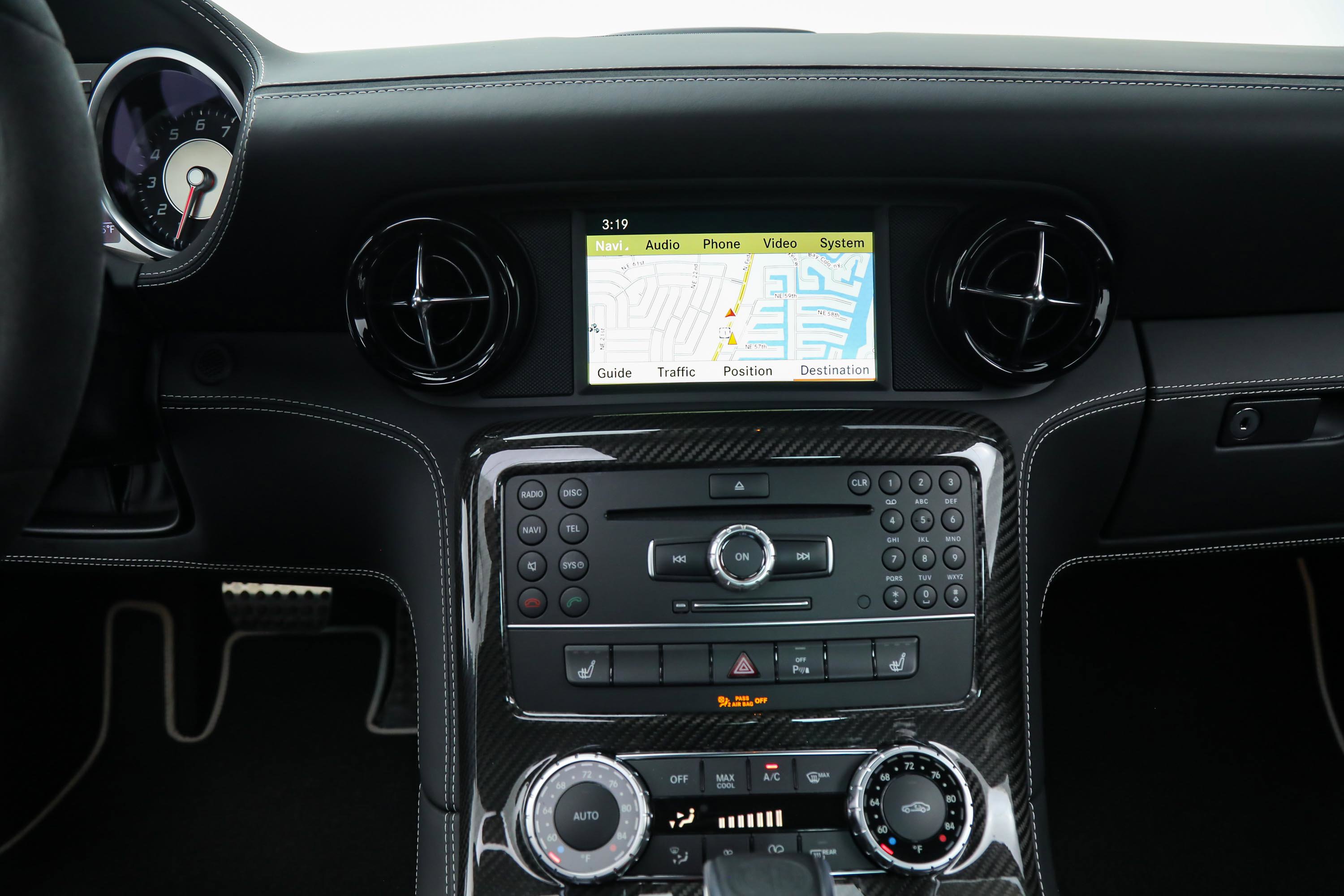 2015 Mercedes Benz SLS AMG photo 34