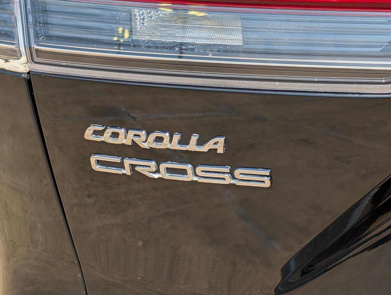 2022 Toyota Corolla Cross XLE photo 7