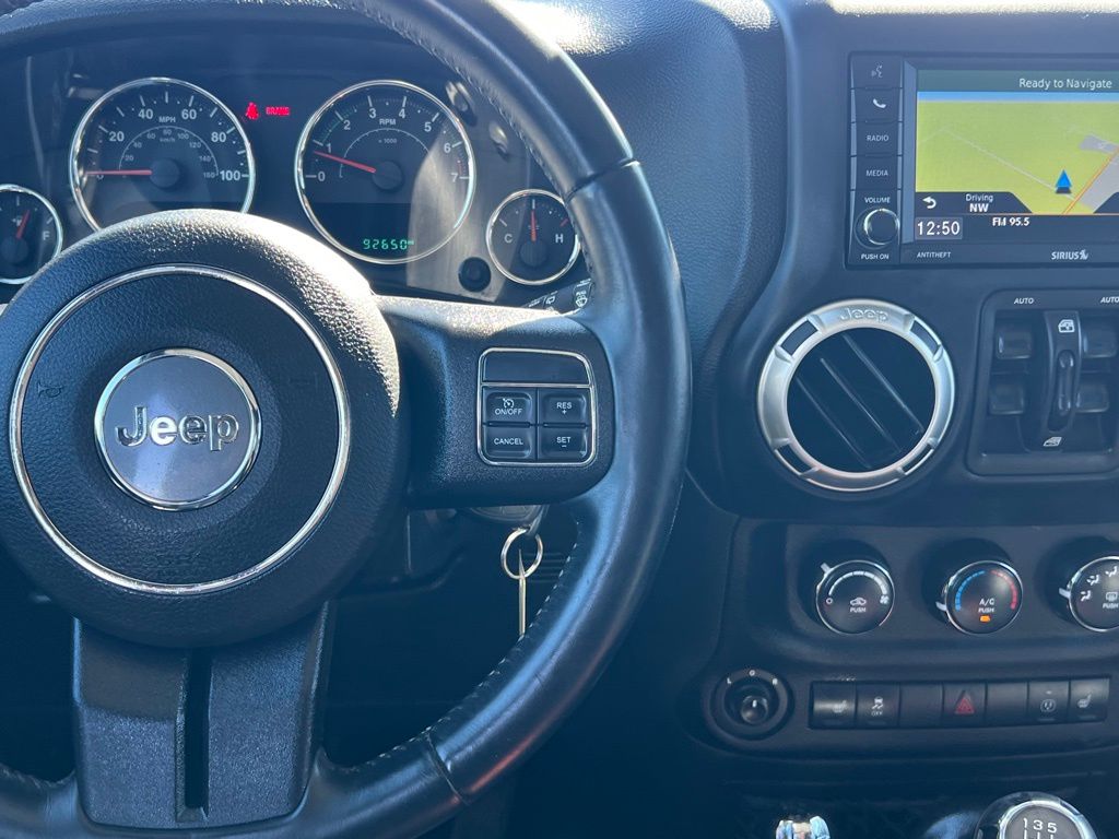 2017 Jeep Wrangler Unlimited Sahara photo 17
