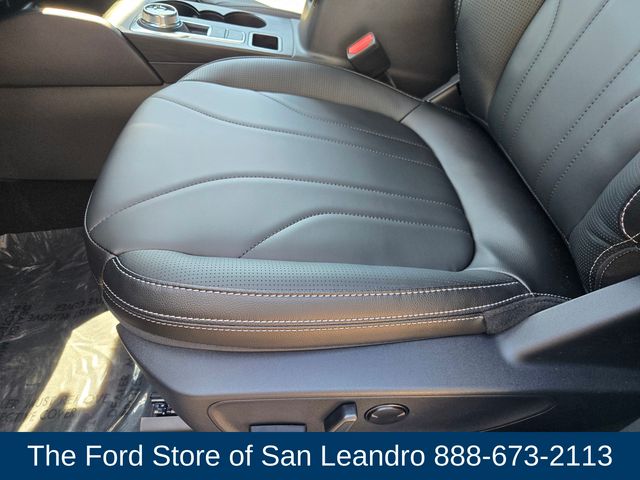 2025 Ford Escape Plug-In Hybrid photo 14