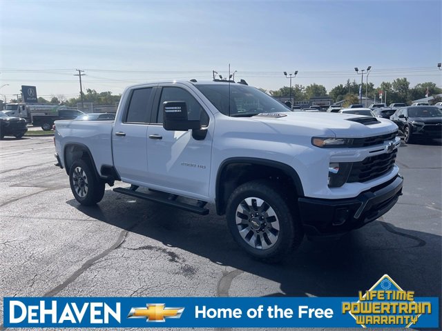 2026 Chevrolet Silverado 2500HD Custom photo 2