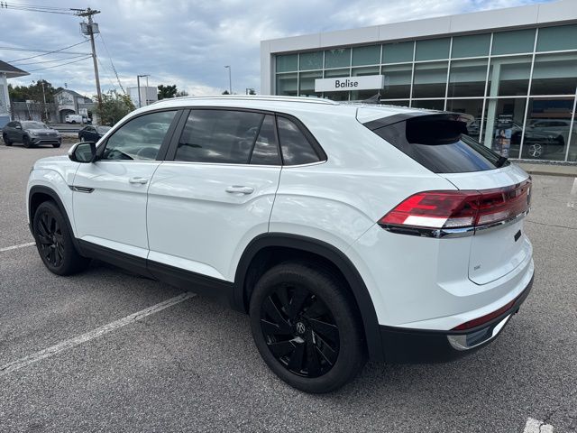 2024 Volkswagen Atlas Cross Sport SE Technology photo 3