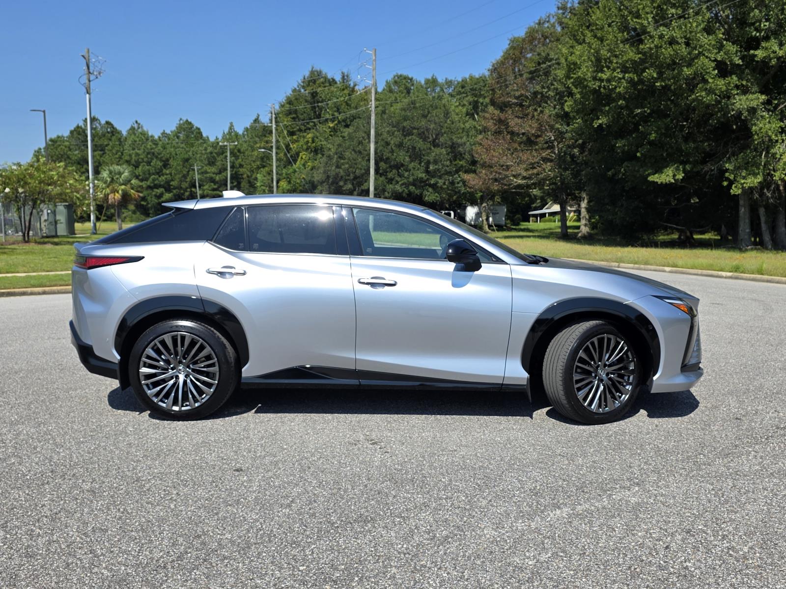 2023 Lexus RZ 450e Luxury photo 41