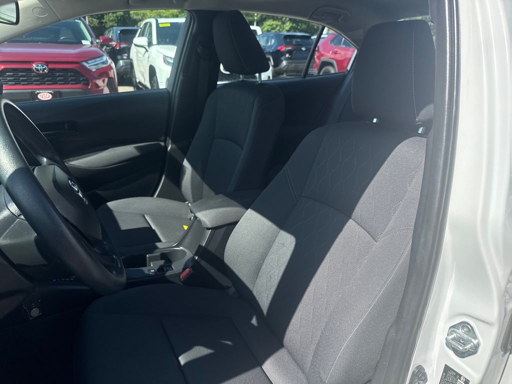 2024 Toyota Corolla LE photo 3
