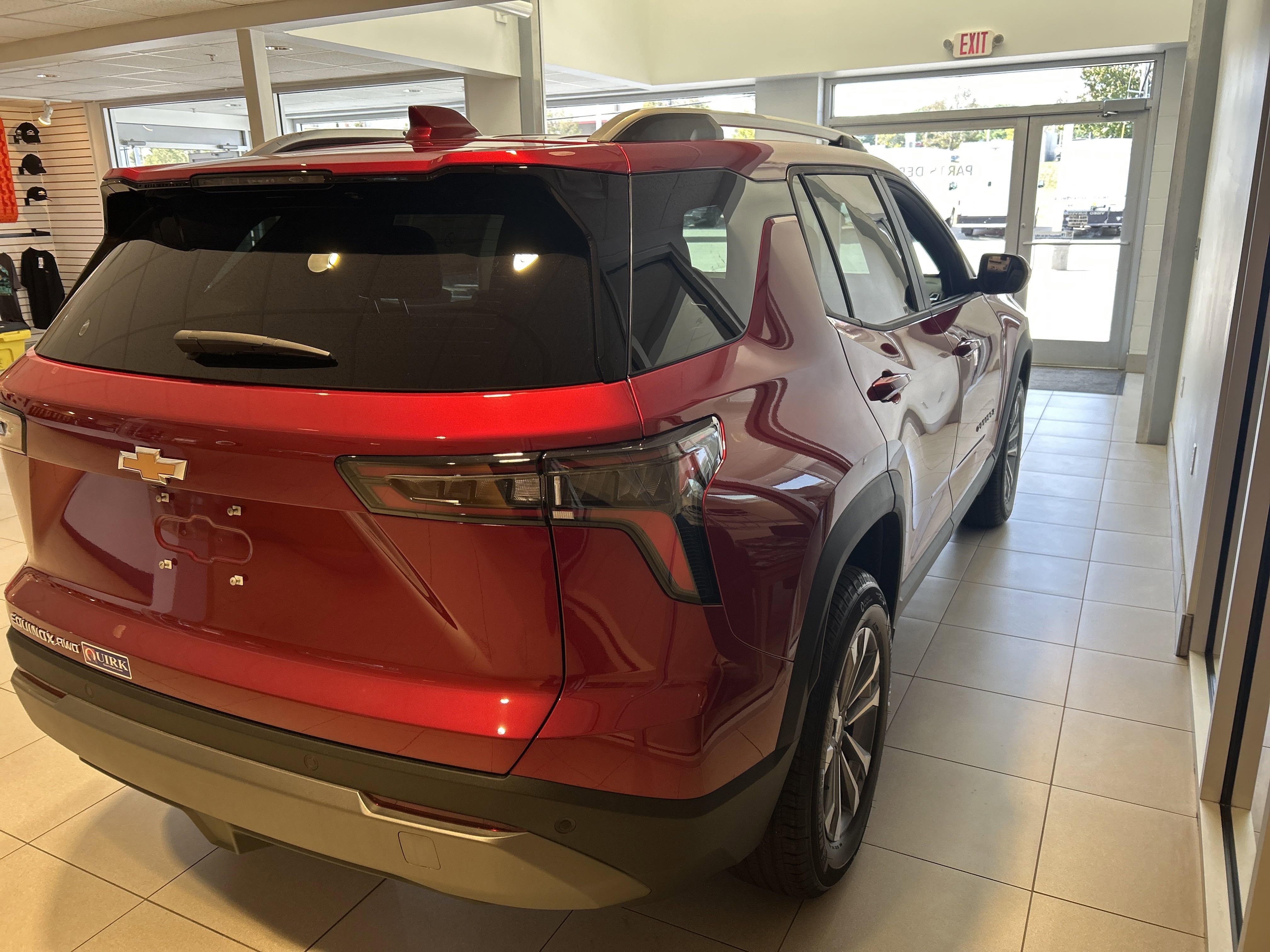 2026 Chevrolet Equinox LT photo 2