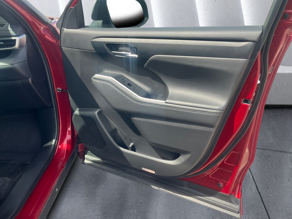2023 Toyota Highlander XSE photo 15