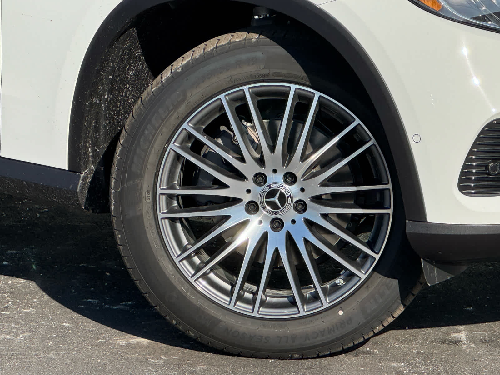 2026 Mercedes Benz GLC 300 4MATIC photo 2