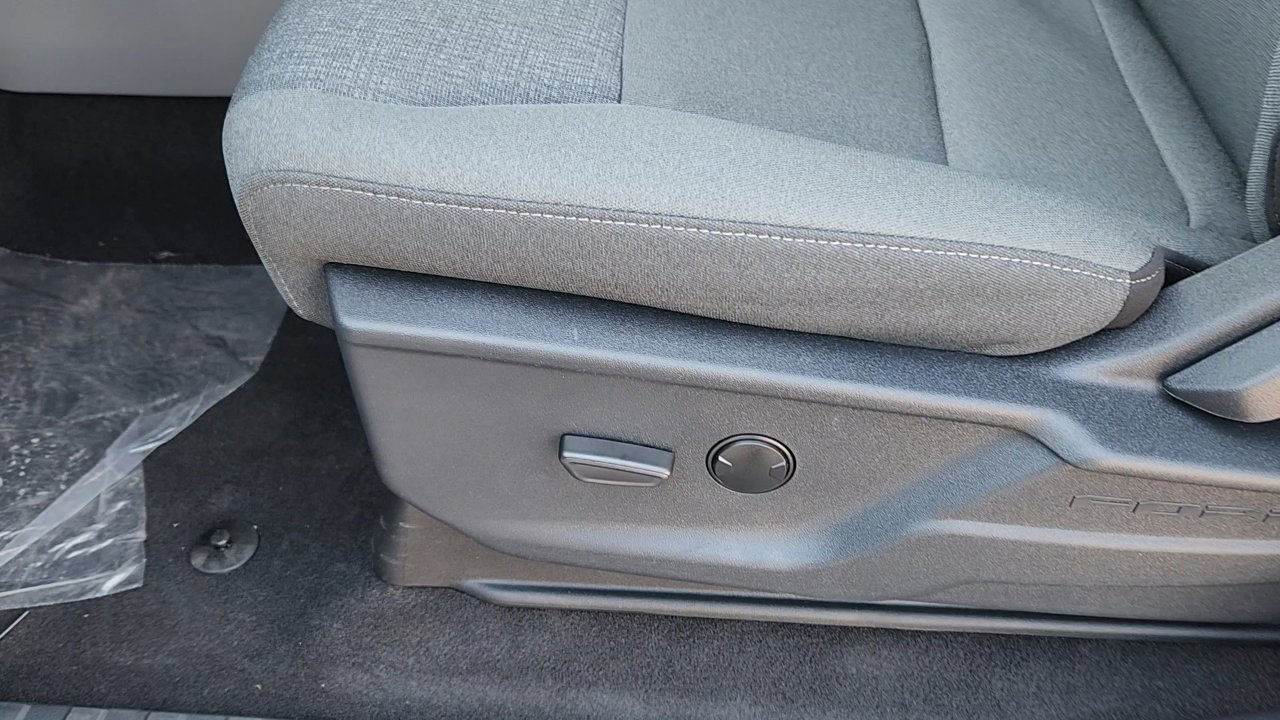2025 Ford F-150 Lightning XLT photo 11
