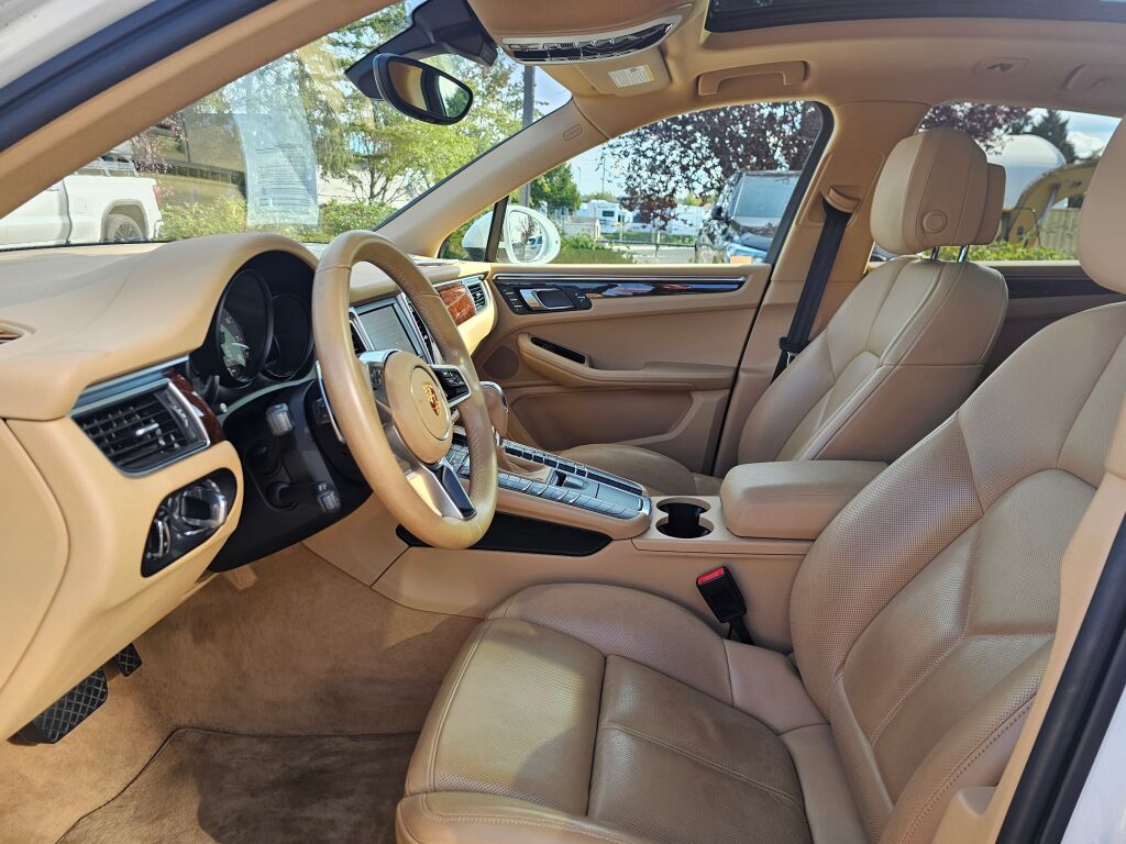 2015 Porsche Macan S photo 24