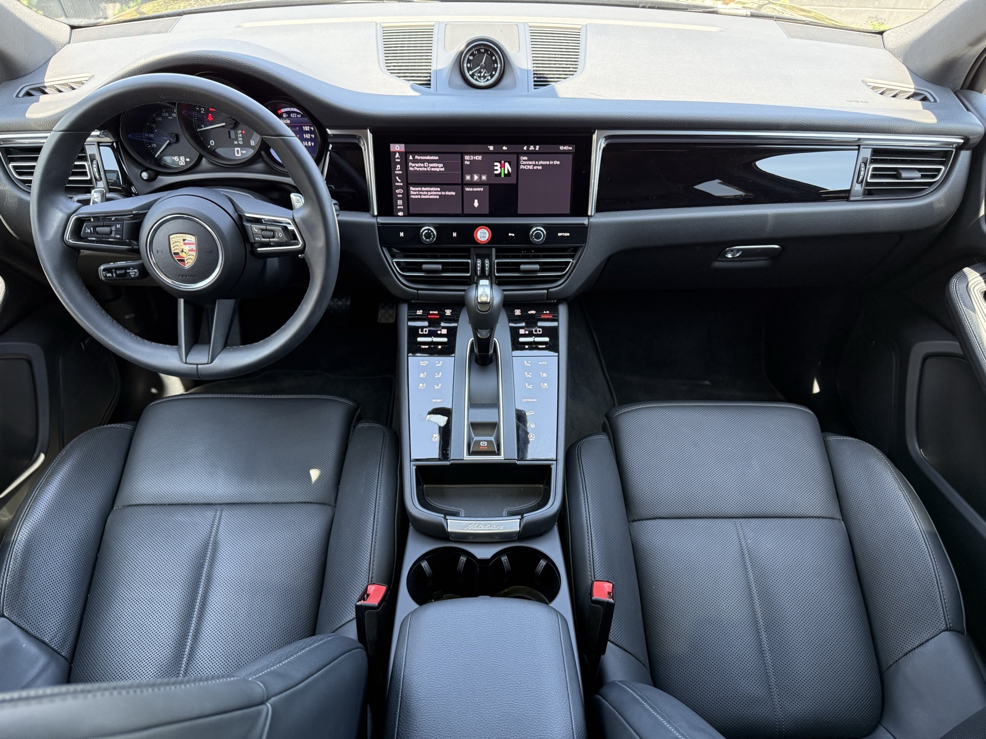 2025 Porsche Macan T photo 11