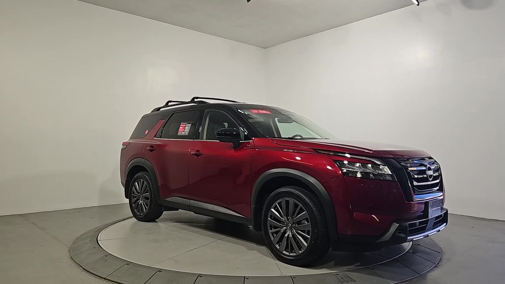 2024 Nissan Pathfinder SL photo 7