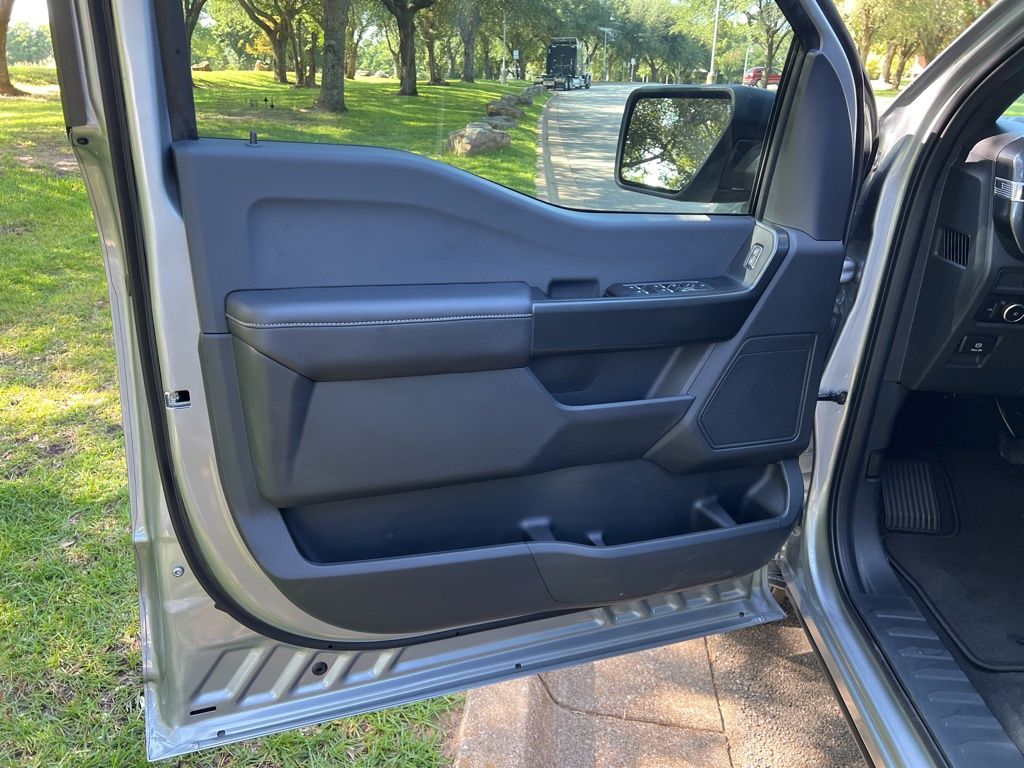 2025 Ford F-150 STX photo 10