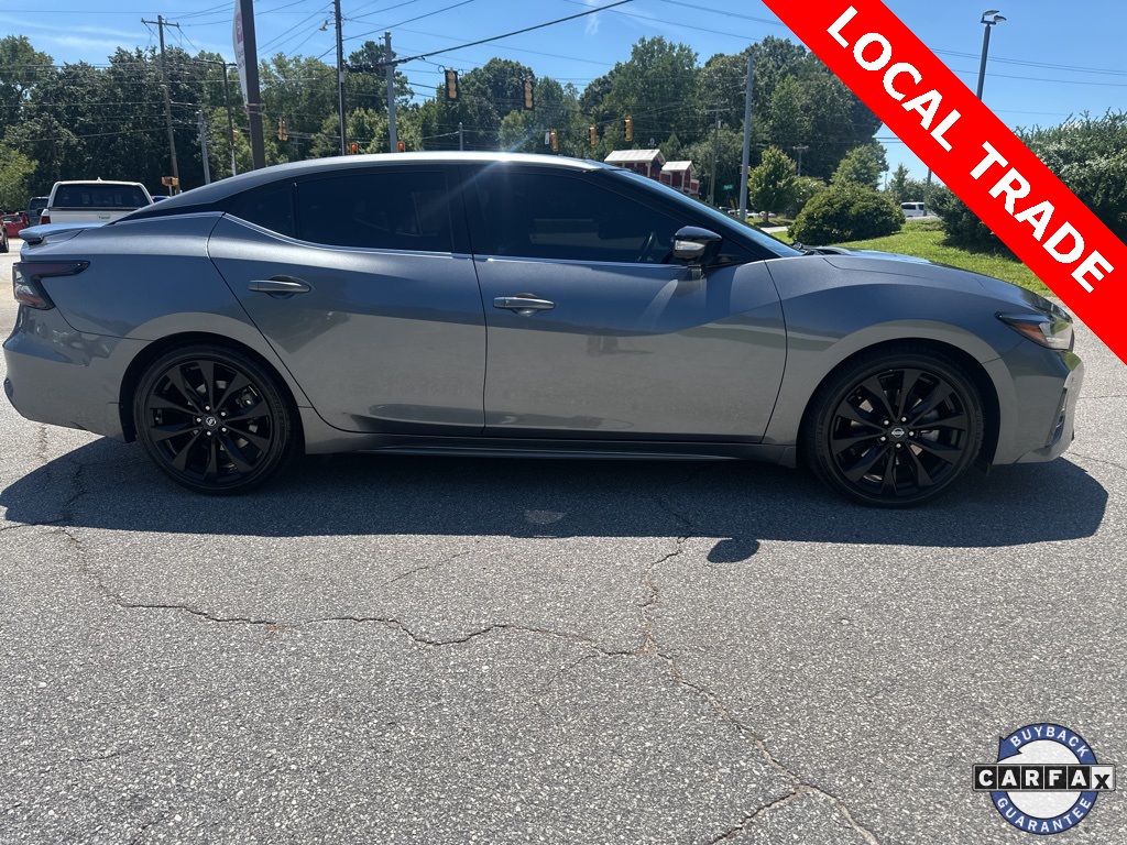 2022 Nissan Maxima SR photo 2