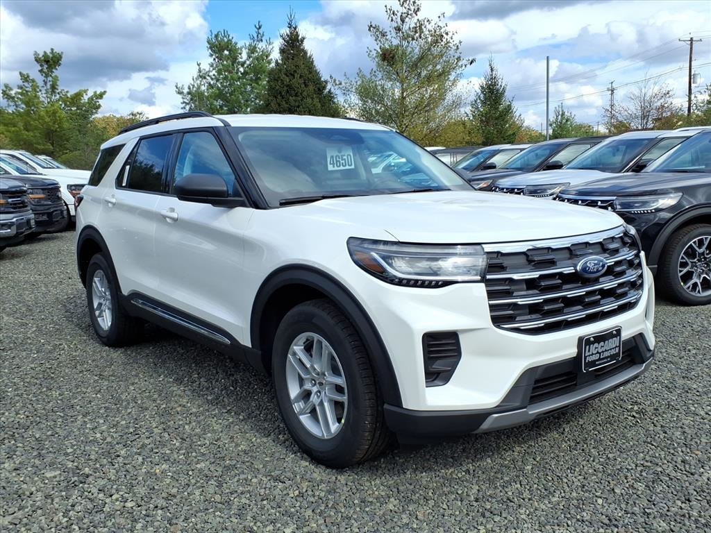 2025 Ford Explorer Active's photo