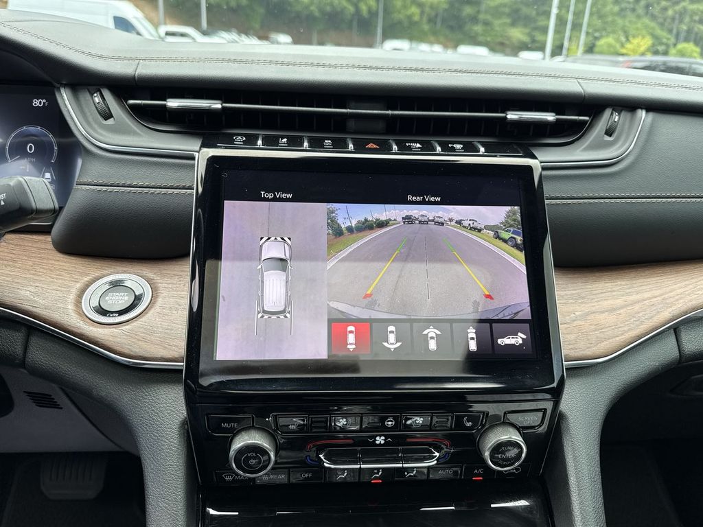 2023 Jeep Grand Cherokee Summit photo 17