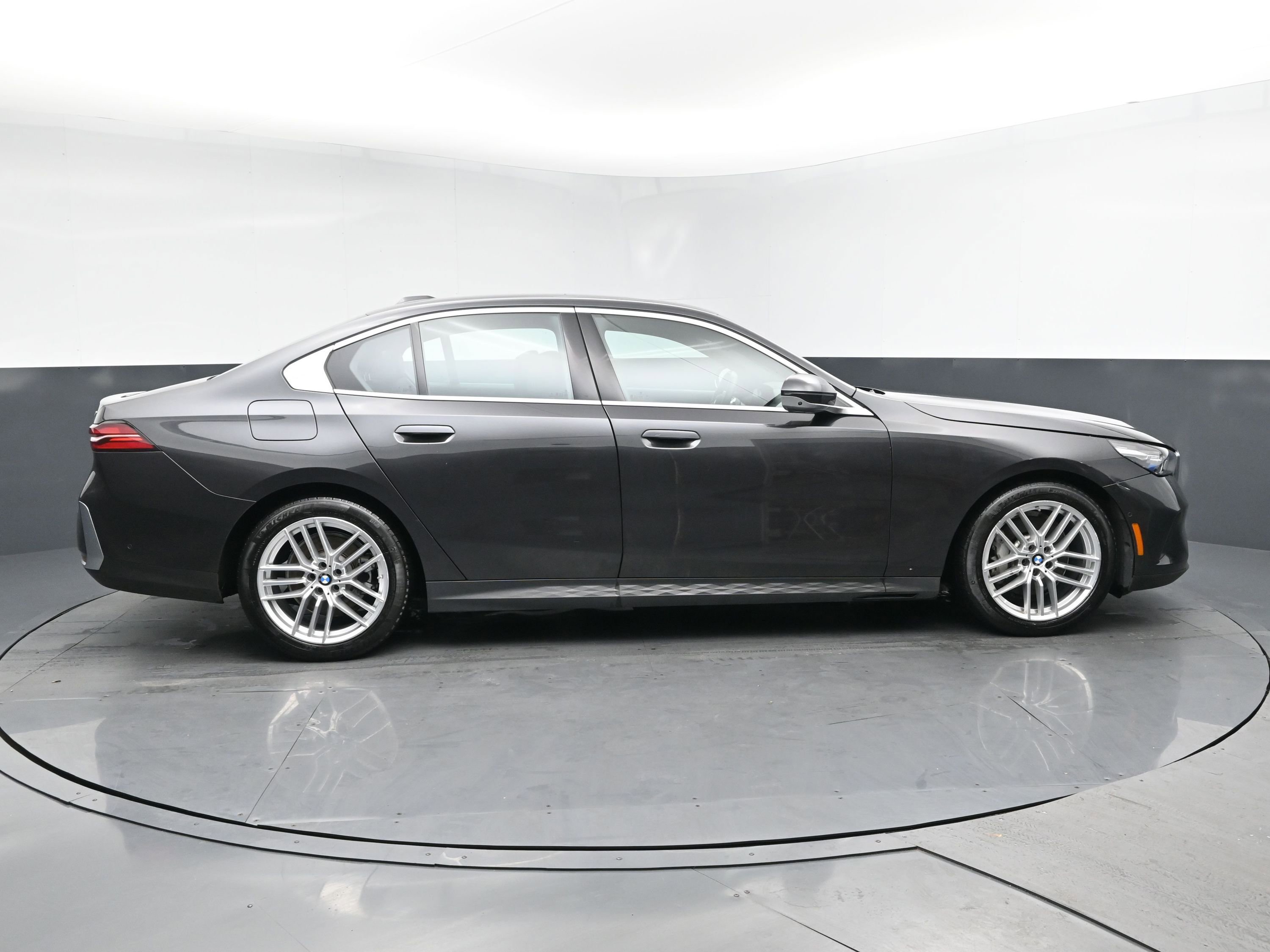 2024 Bmw 530i xDrive photo 3