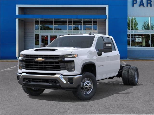 2025 Chevrolet Silverado 3500HD Work Truck photo 3