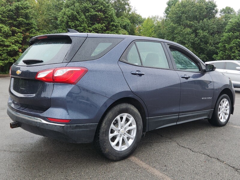 2018 Chevrolet Equinox LS photo 3