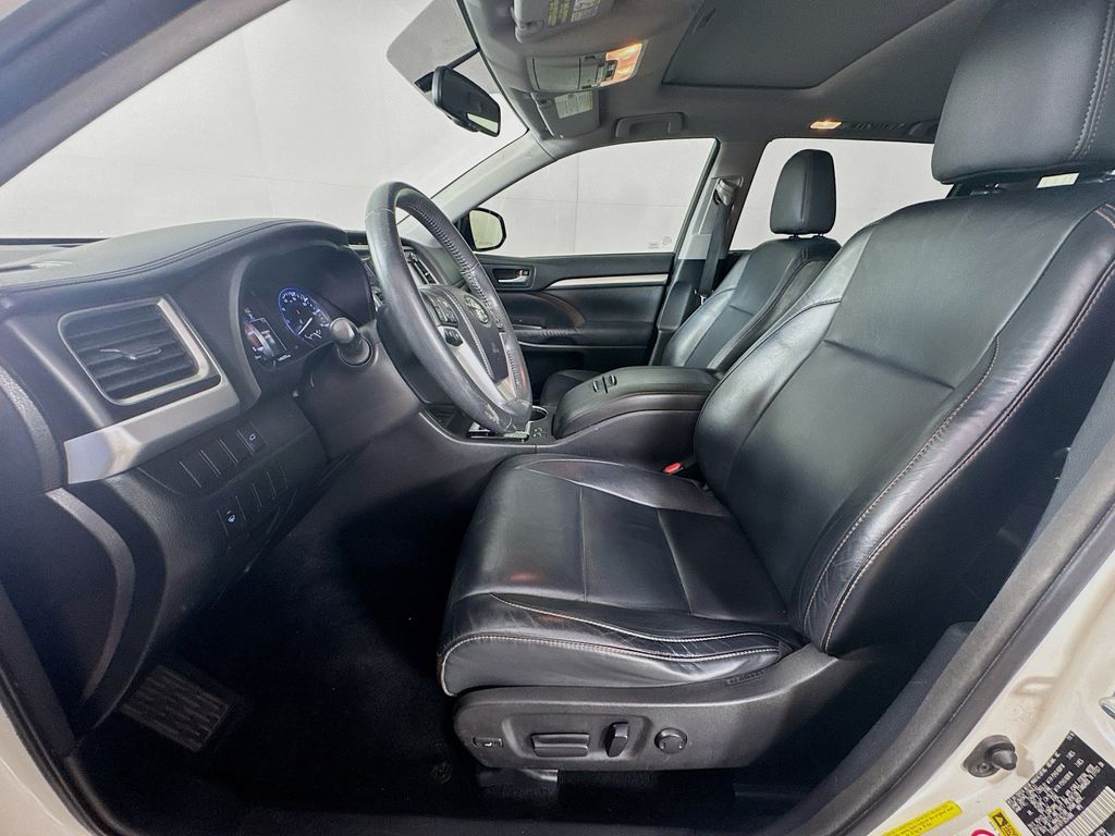 2015 Toyota Highlander Base Hybrid photo 20