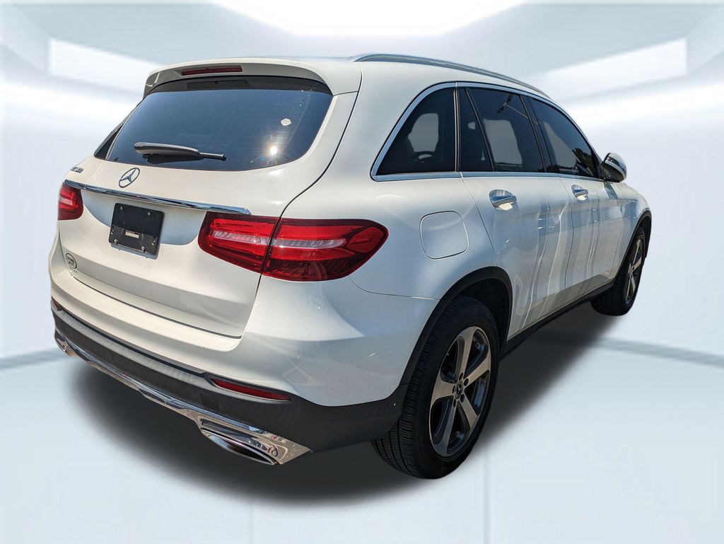 2019 Mercedes Benz GLC 300 photo 4
