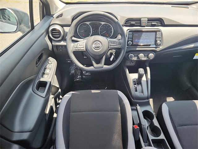 2025 Nissan Versa 1.6 S photo 5