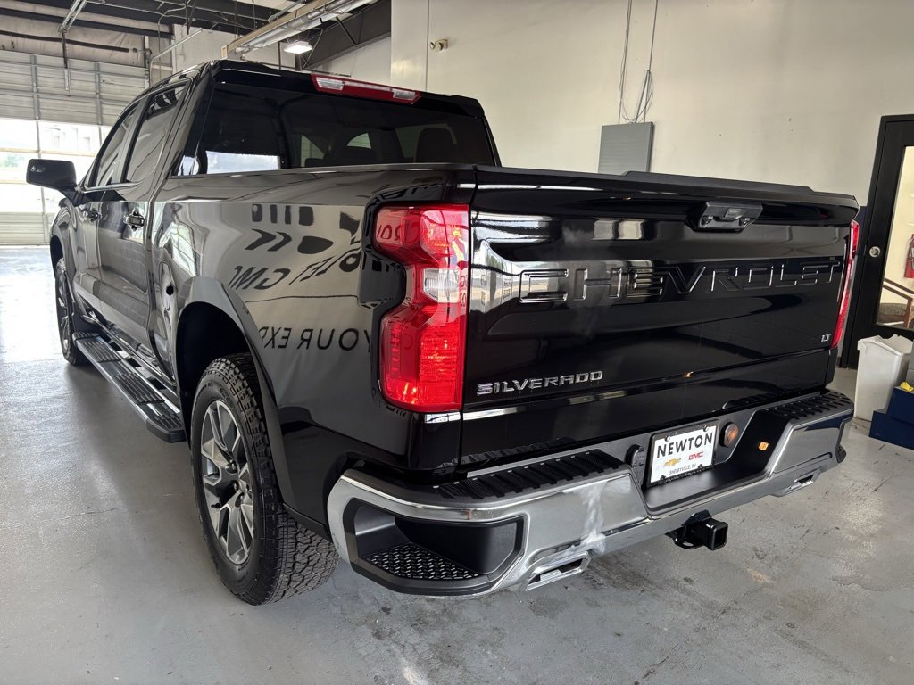 2025 Chevrolet Silverado 1500 LT photo 24