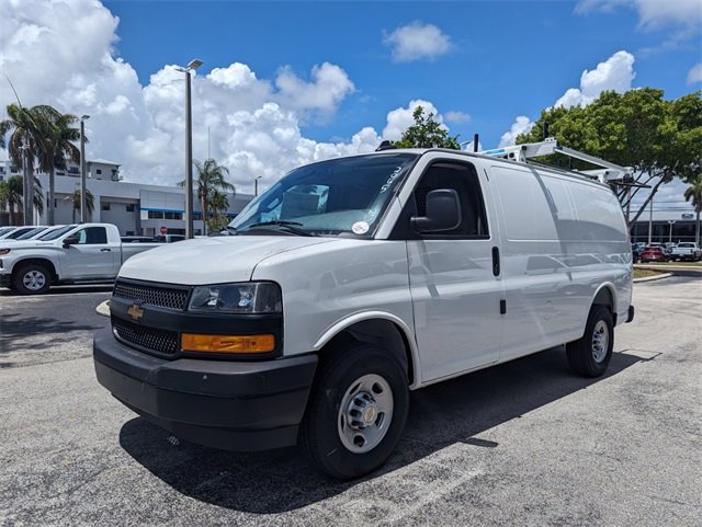 2025 Chevrolet Express Cargo 2500 photo 4